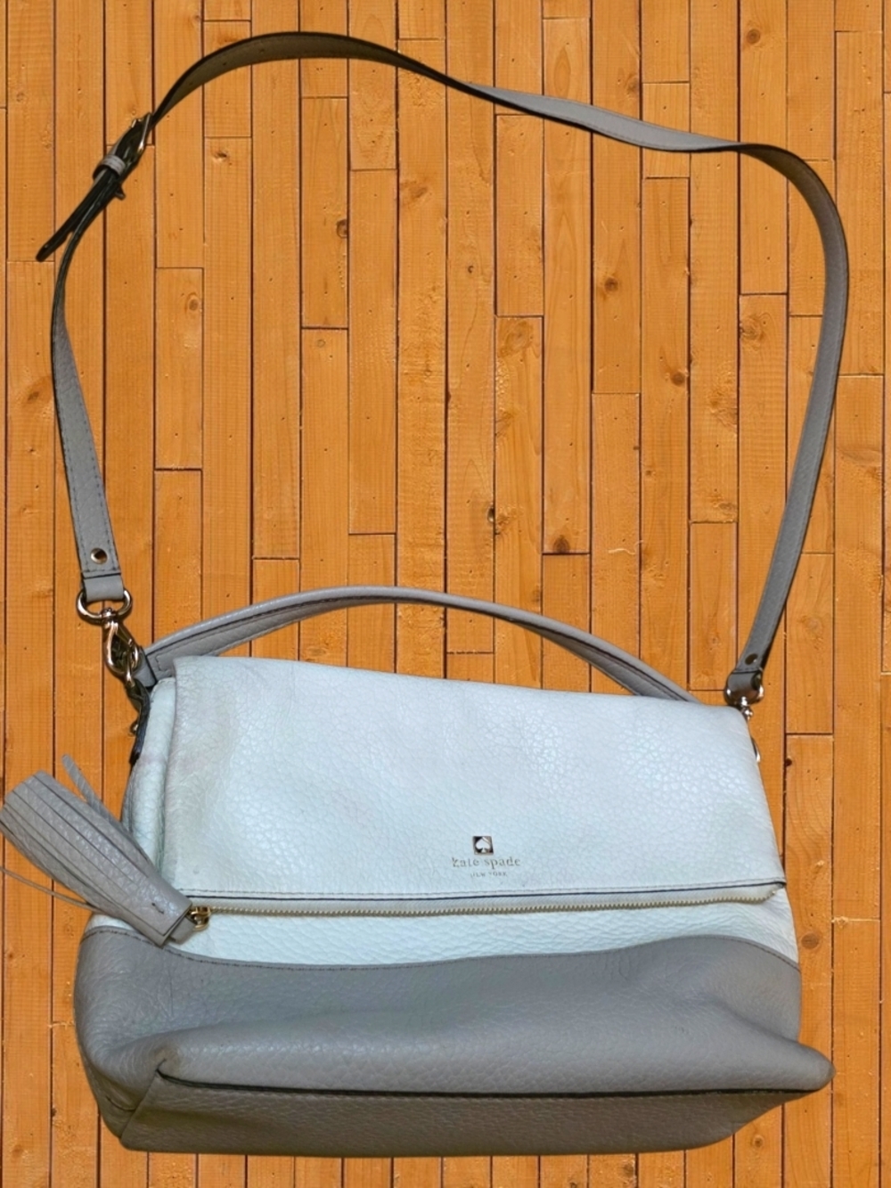 kate spade Two-Tone White & Light Gray Leather Crossbody Bag - Picture 3 of 15